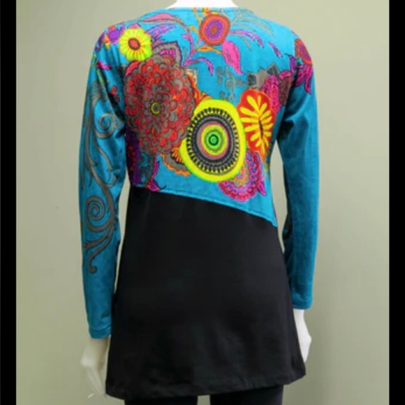 Leopards & Roses Colorful Top. - Picture 10 of 11